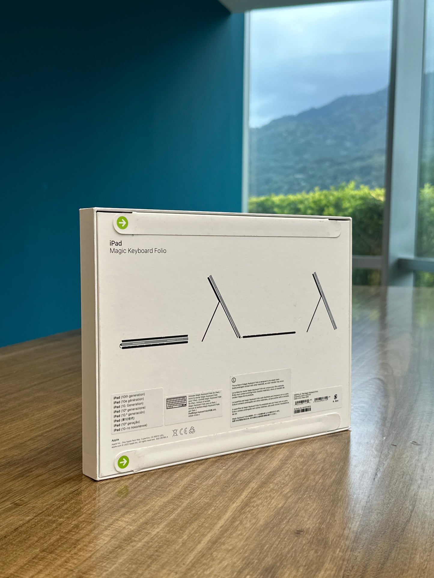 Apple Magic Keyboard Folio for iPad (10th Generation)